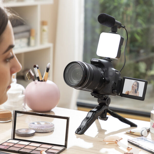 Kit Vlogging con Luz, Micrófono y Mando Plodni InnovaGoods 6 Piezas - Imagen 2
